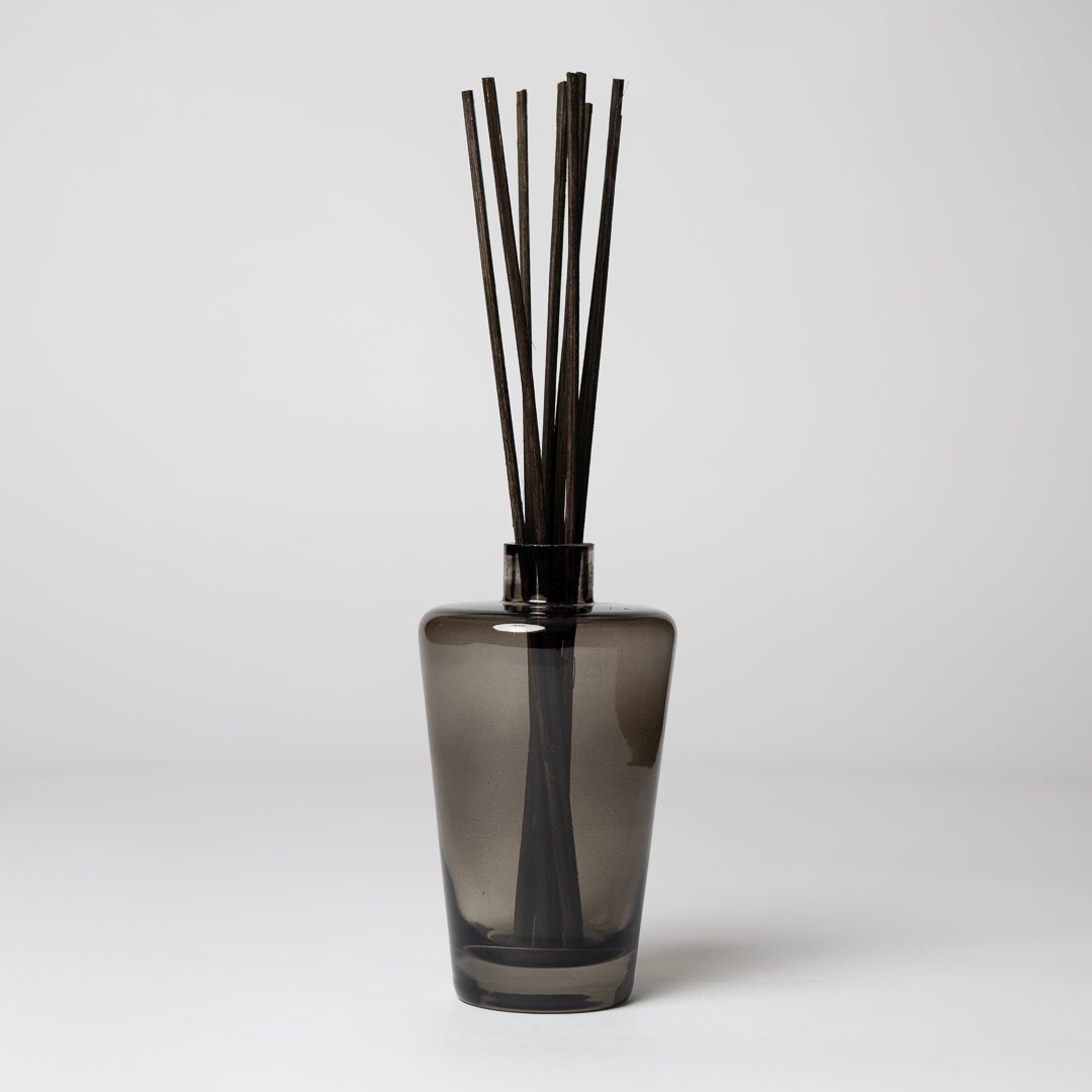 BOUGIE D'OUD - Hand blown glass Reed Diffuser - Poured New York